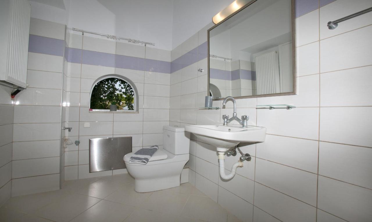 Babi'S Villa - Garden Apartment Lixouri Ngoại thất bức ảnh