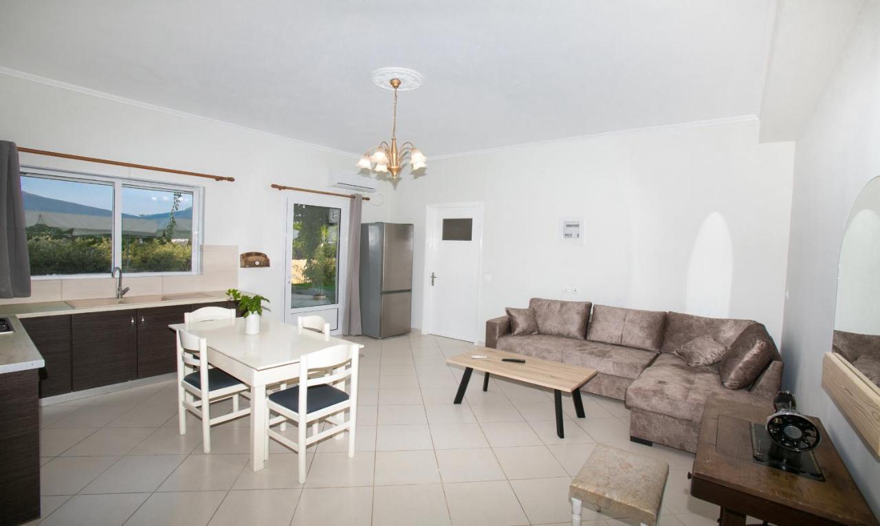 Babi'S Villa - Garden Apartment Lixouri Ngoại thất bức ảnh