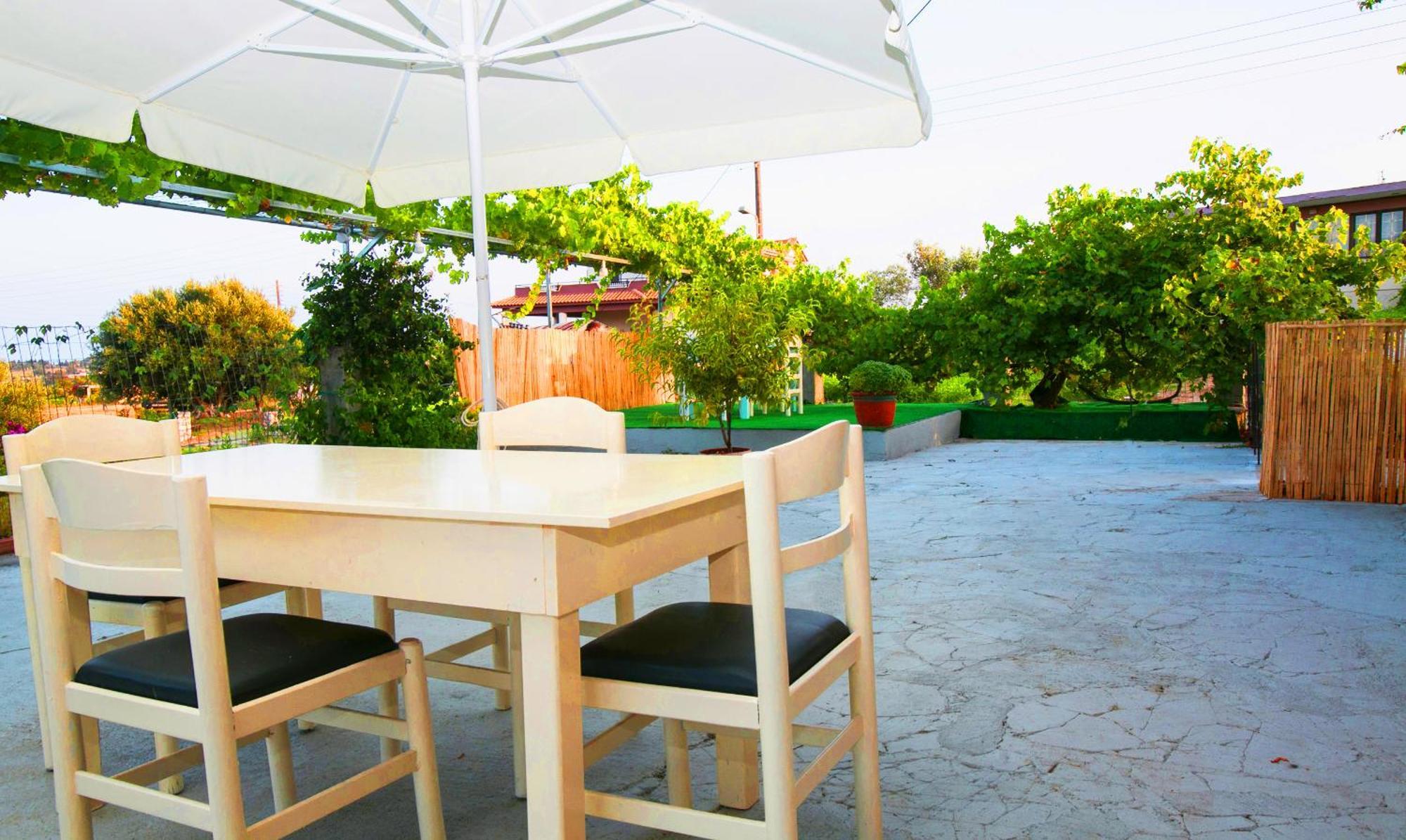 Babi'S Villa - Garden Apartment Lixouri Ngoại thất bức ảnh